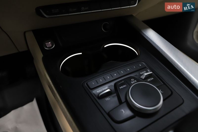 Седан Audi A4 2017 в Дрогобыче