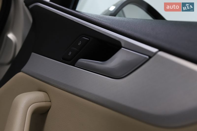 Седан Audi A4 2017 в Дрогобыче