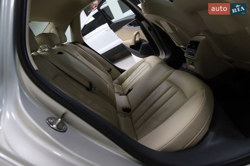 Седан Audi A4 2017 в Дрогобыче