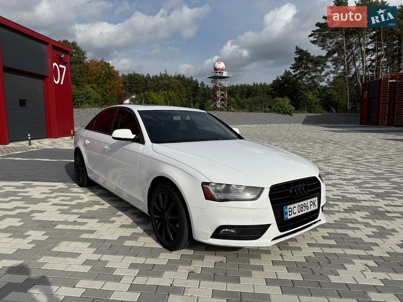 Седан Audi A4 2013 в Львові