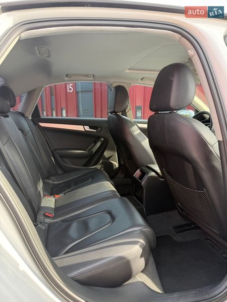 Седан Audi A4 2013 в Львові