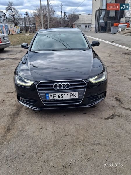 Седан Audi A4 2014 в Днепре