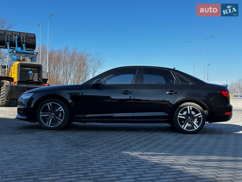 Седан Audi A4 2016 в Львові