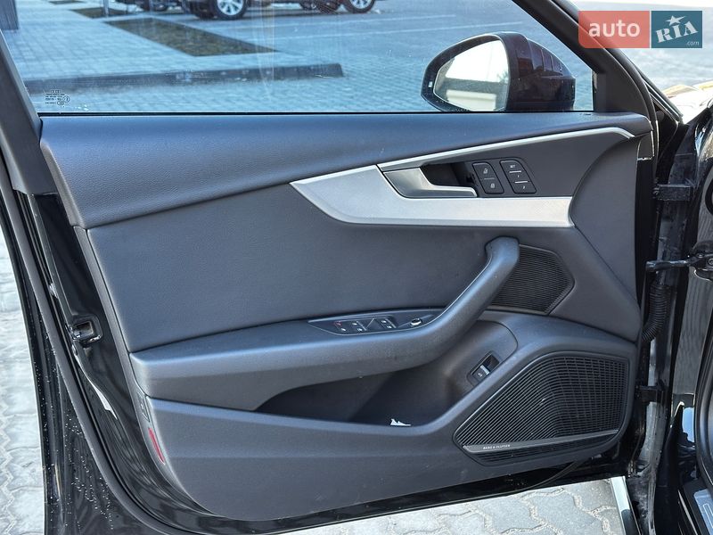Седан Audi A4 2016 в Львові
