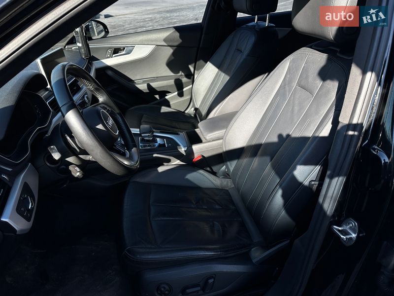 Седан Audi A4 2016 в Львові