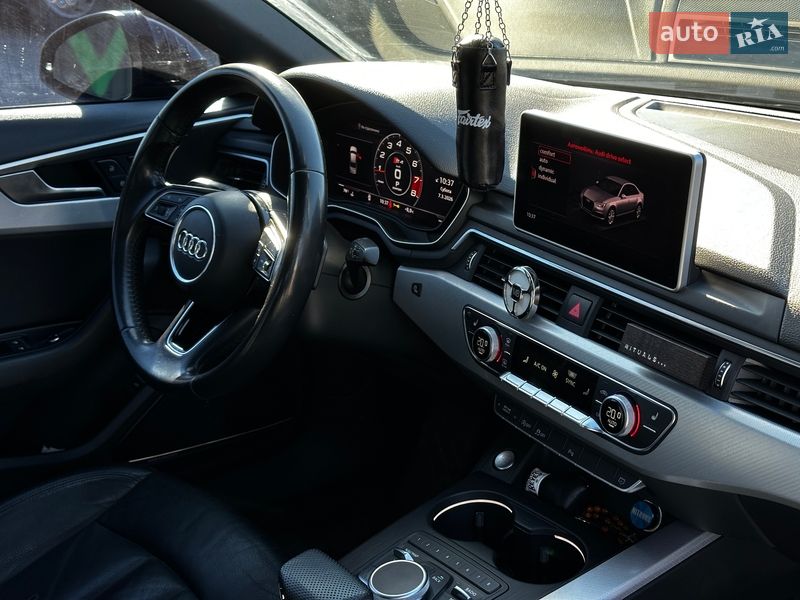 Седан Audi A4 2016 в Львові