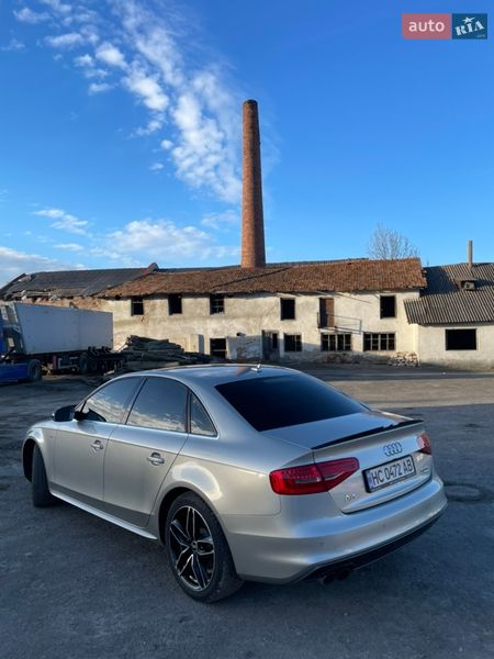 Седан Audi A4 2013 в Золочеве