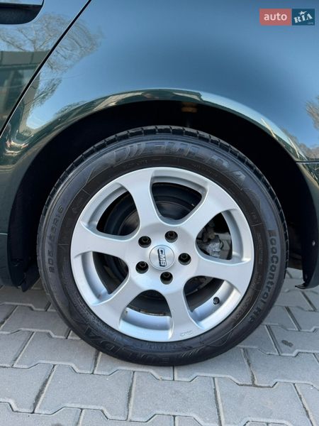 Седан Audi A4 2006 в Володимирі