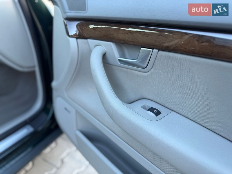 Седан Audi A4 2006 в Володимирі