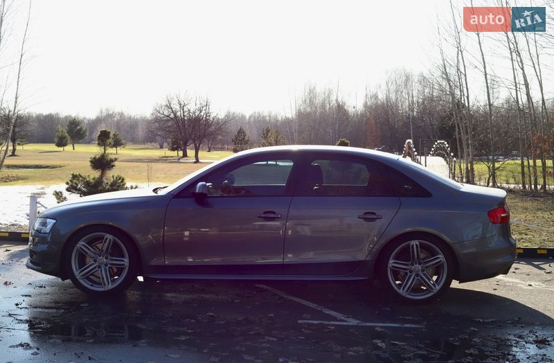 Седан Audi A4 2015 в Киеве