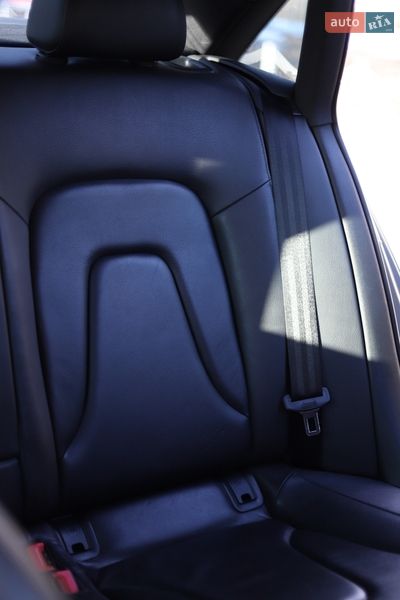 Седан Audi A4 2015 в Киеве