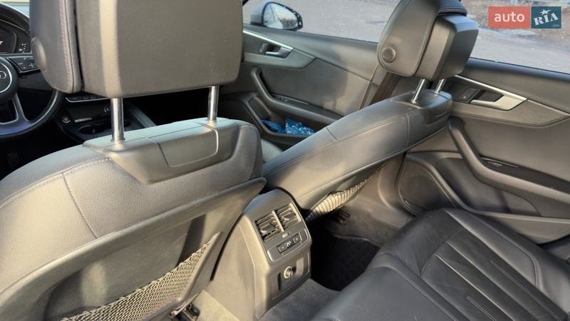 Седан Audi A4 2016 в Харькове