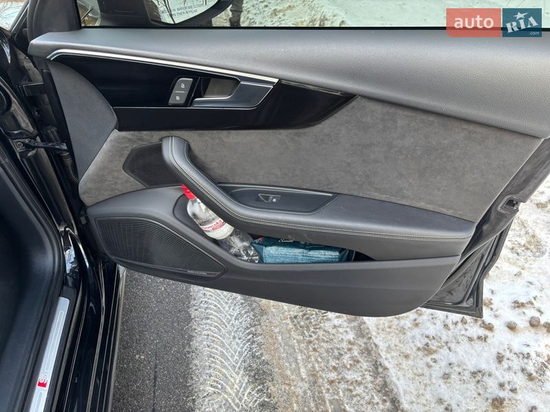 Седан Audi A4 2021 в Львове