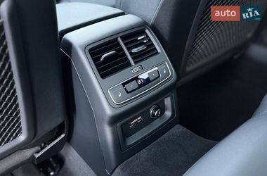 Седан Audi A4 2022 в Ровно