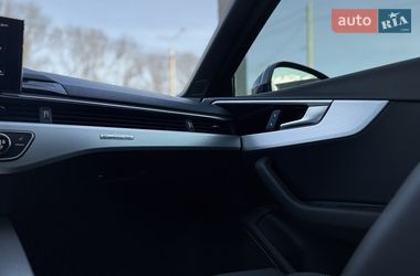Седан Audi A4 2022 в Ровно
