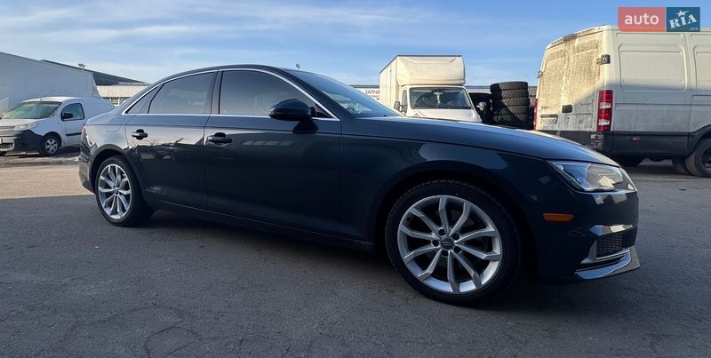 Седан Audi A4 2018 в Киеве