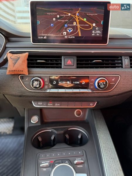 Седан Audi A4 2016 в Киеве