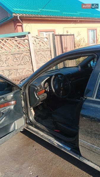 Седан Audi A4 1999 в Глобиному