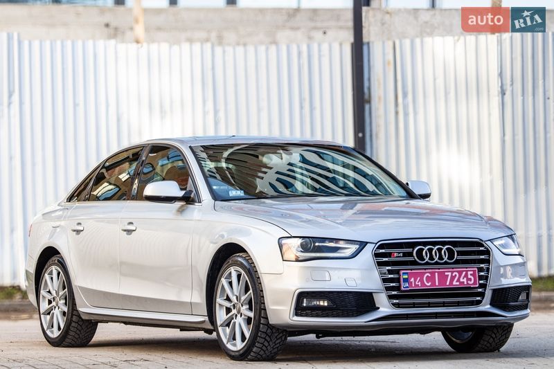 Седан Audi A4 2013 в Львове