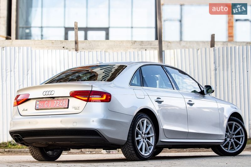 Седан Audi A4 2013 в Львове