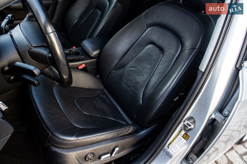 Седан Audi A4 2013 в Львове