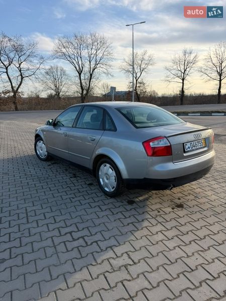 Седан Audi A4 2002 в Снятині
