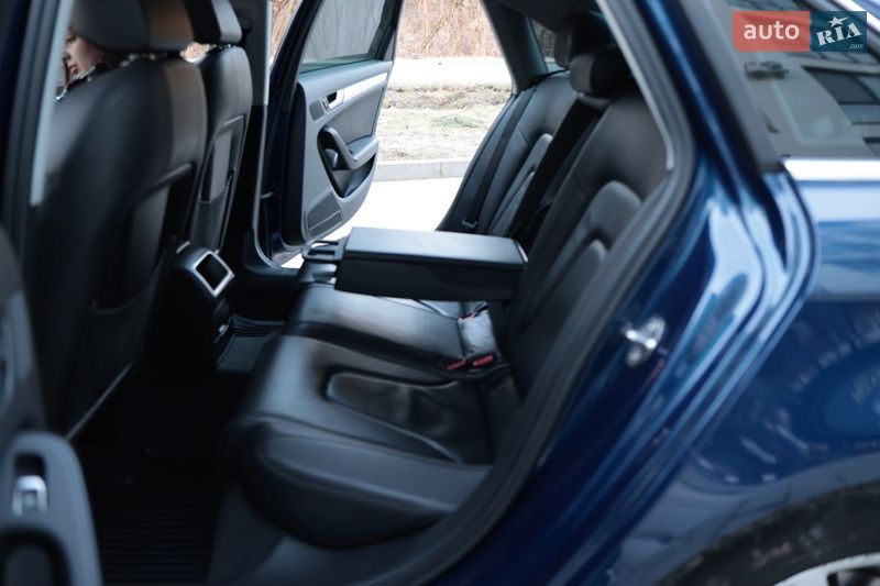 Седан Audi A4 2014 в Новояворівську
