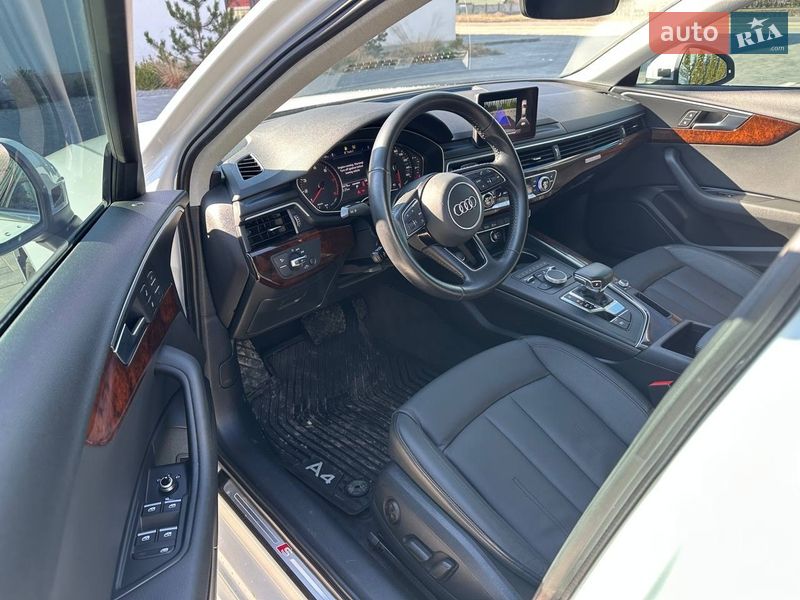 Седан Audi A4 2018 в Луцке