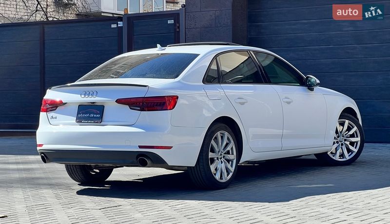 Седан Audi A4 2016 в Николаеве