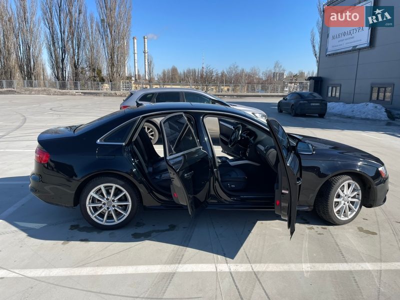 Седан Audi A4 2014 в Києві