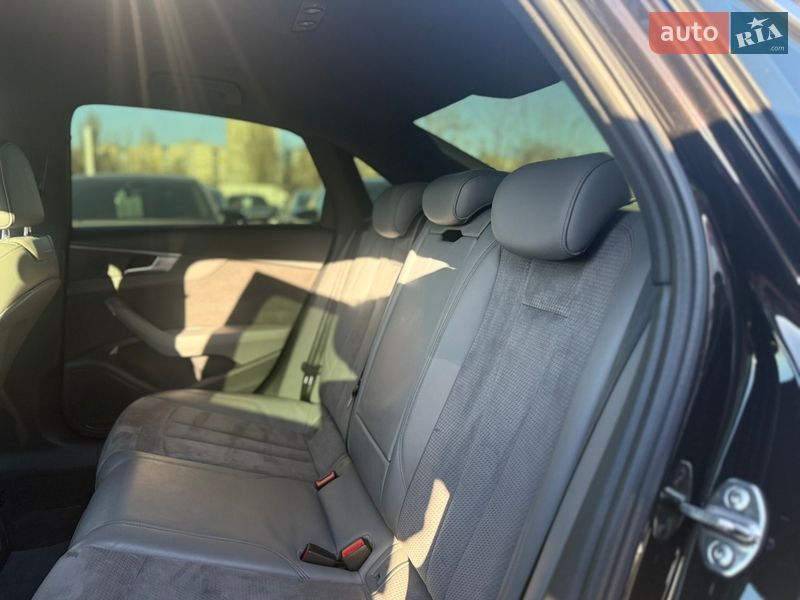 Седан Audi A4 2017 в Киеве