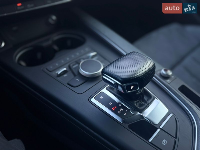 Седан Audi A4 2017 в Киеве