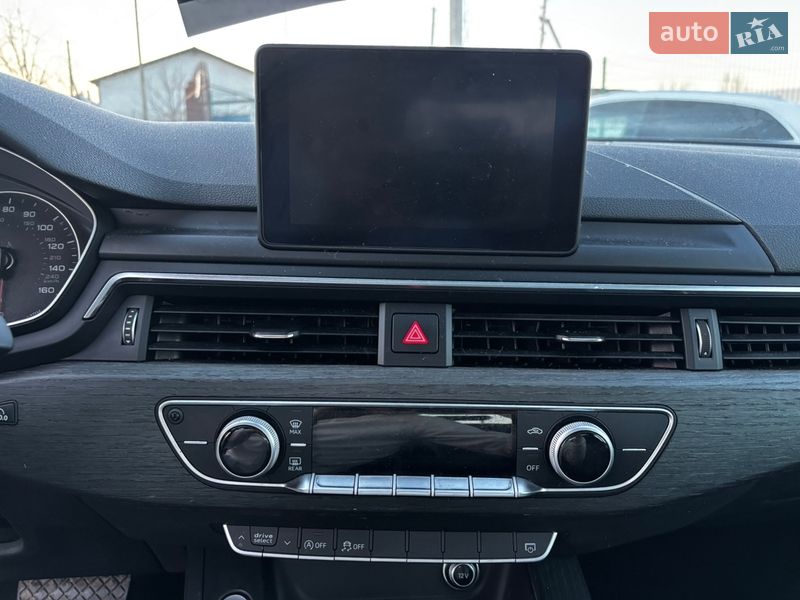 Седан Audi A4 2017 в Стрию