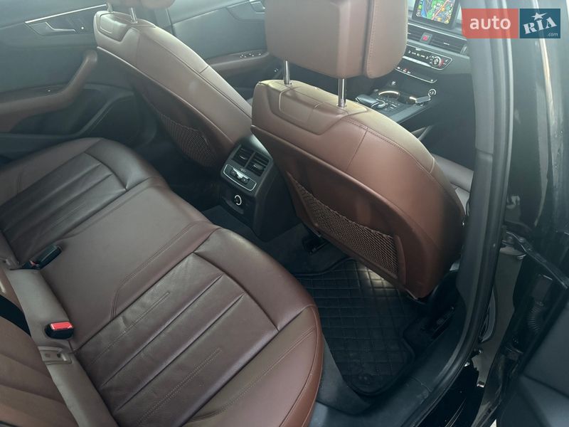 Седан Audi A4 2017 в Киеве