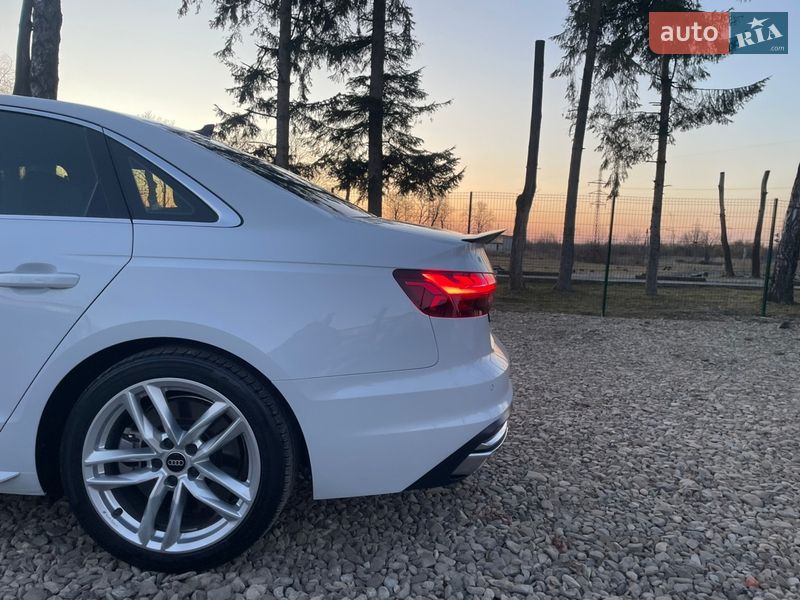 Седан Audi A4 2023 в Стрые