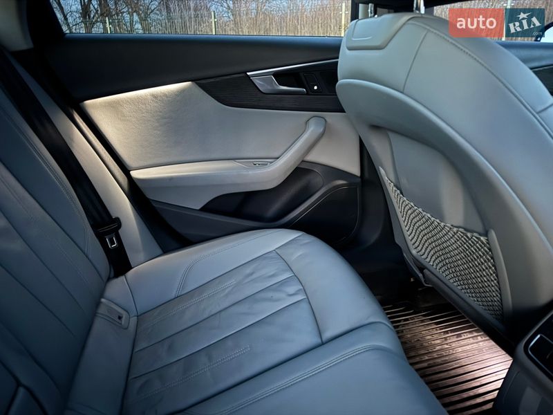 Седан Audi A4 2018 в Дрогобичі