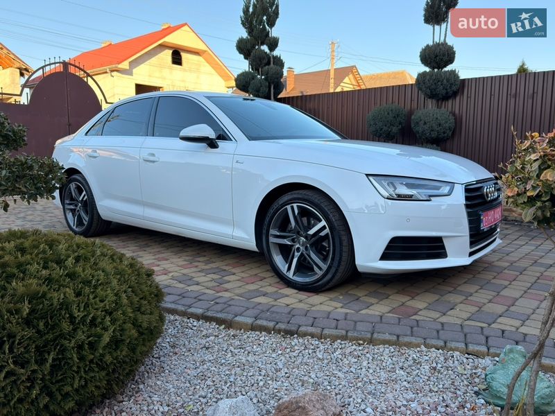 Седан Audi A4 2020 в Мукачево