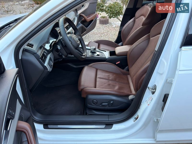 Седан Audi A4 2020 в Мукачево