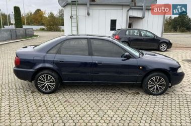 Седан Audi A4 1997 в Чернівцях