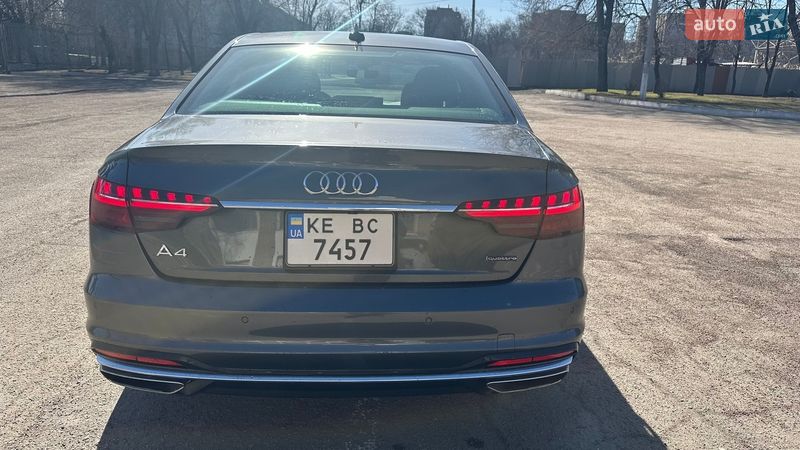 Седан Audi A4 2022 в Днепре