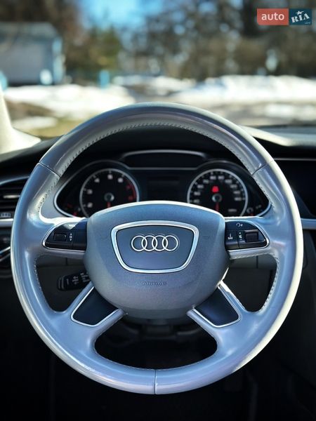 Седан Audi A4 2012 в Лубнах