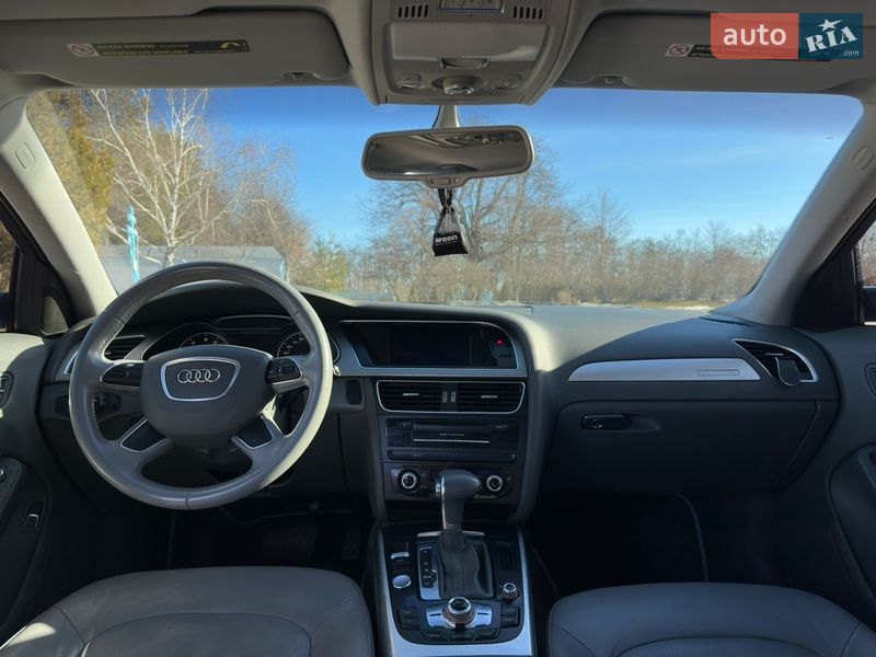 Седан Audi A4 2012 в Лубнах