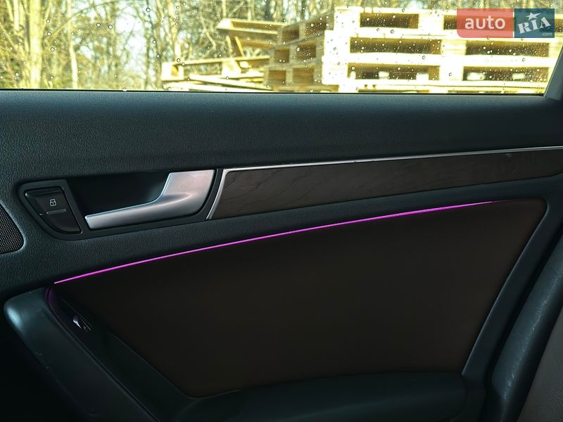 Седан Audi A4 2012 в Стрию