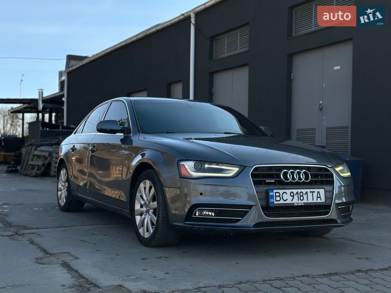 Седан Audi A4 2012 в Стрию