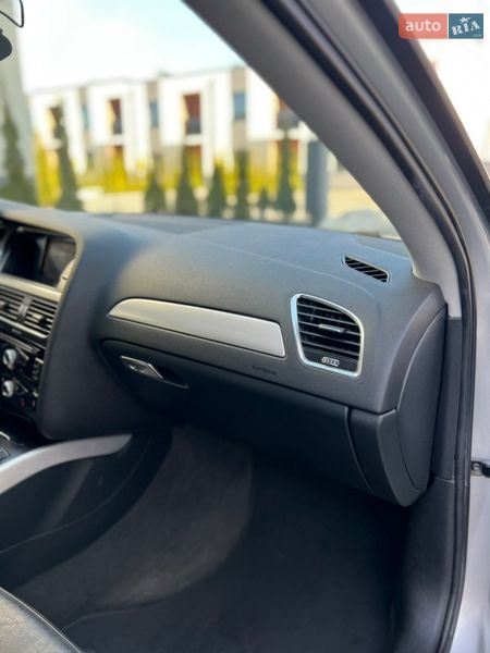 Седан Audi A4 2012 в Луцке