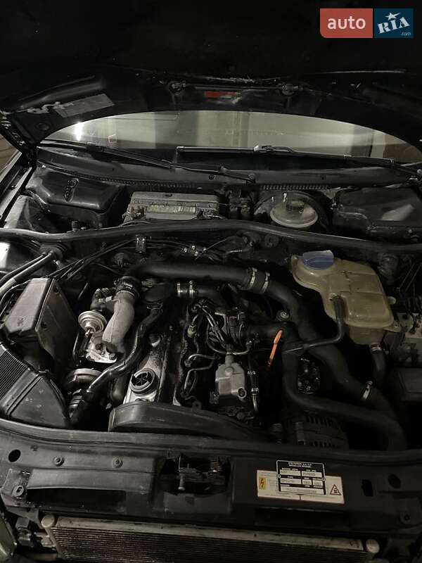 Универсал Audi A4 1996 в Рава-Русской