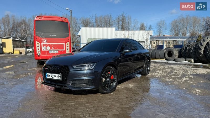 Седан Audi A4 2016 в Хмельницькому