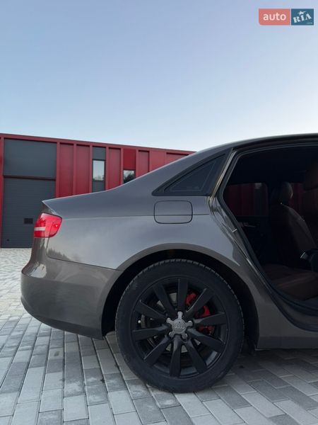 Седан Audi A4 2014 в Львові