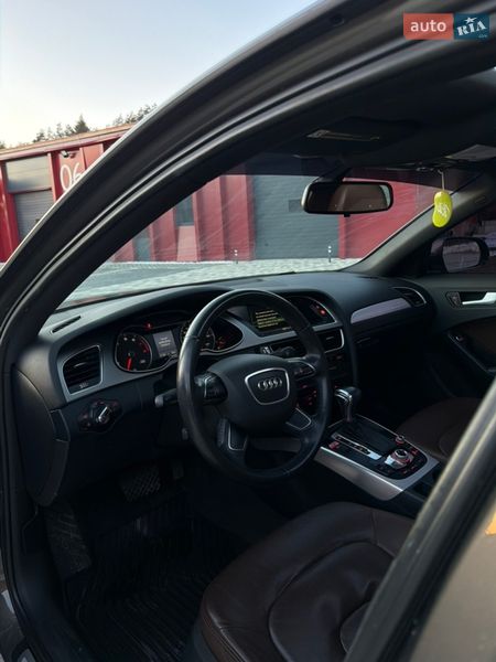 Седан Audi A4 2014 в Львові
