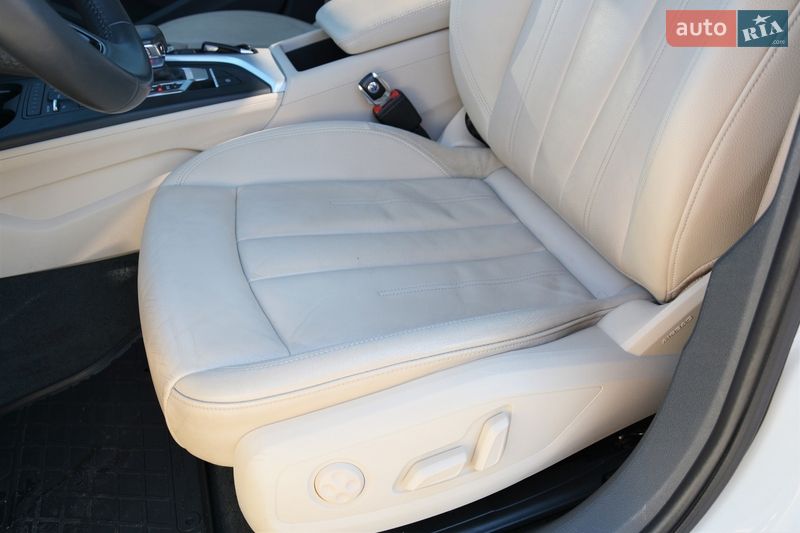 Седан Audi A4 2018 в Киеве